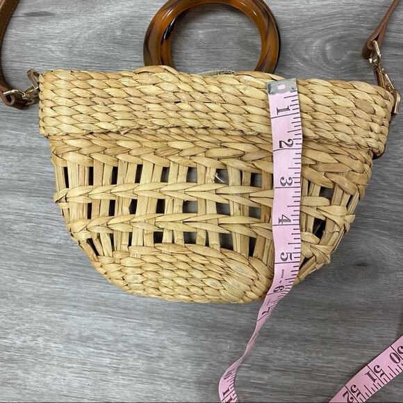 Poolside Straw Bag with Leather Strap - Picture 4 of 10
